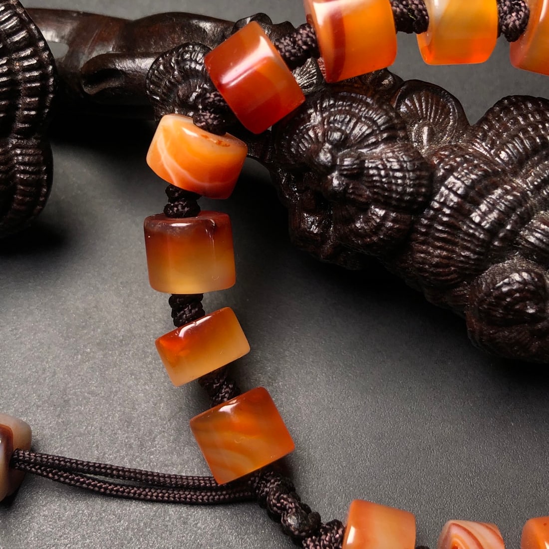 An Exquisite Agate Necklace - 7