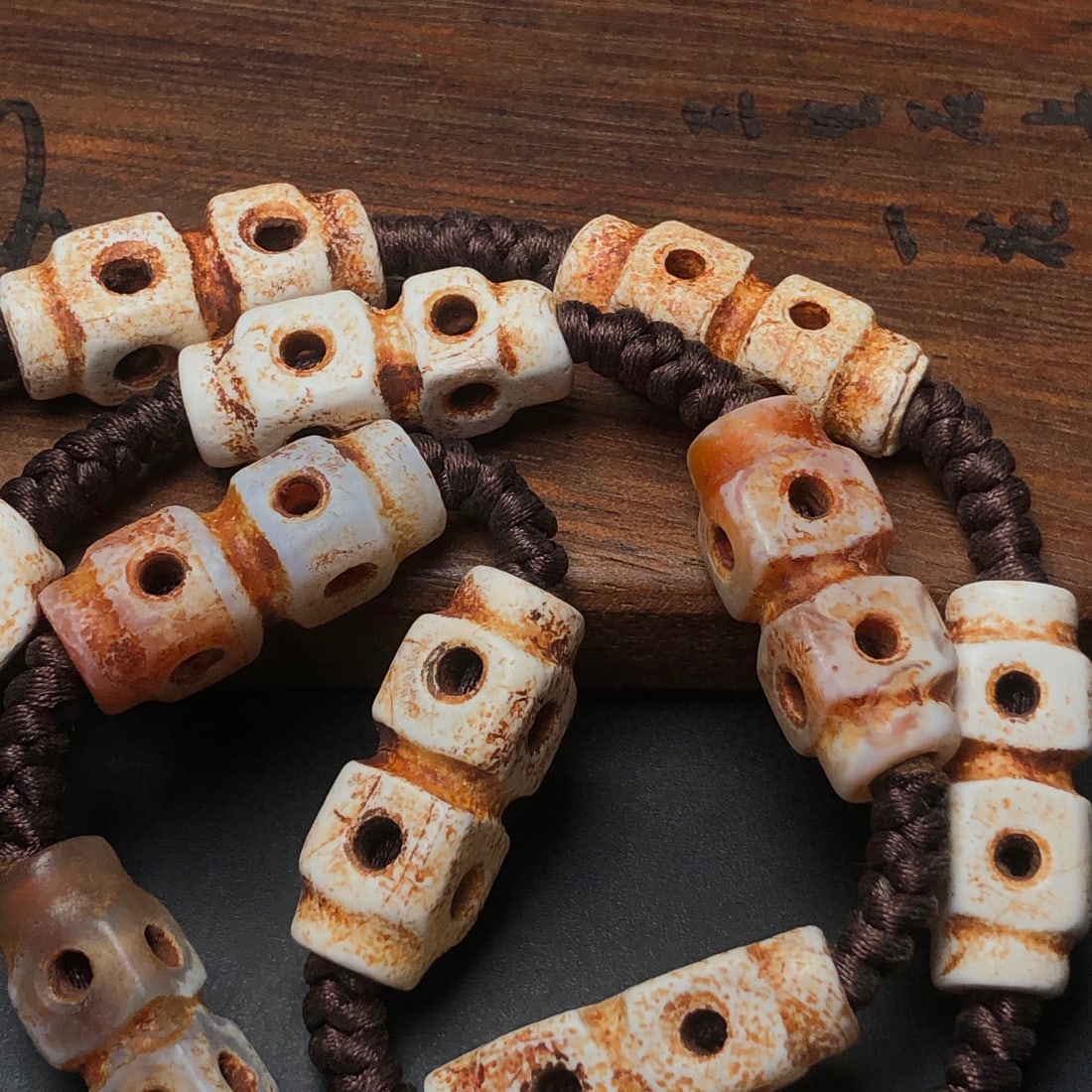 An Exquisite Agate Necklace - 7