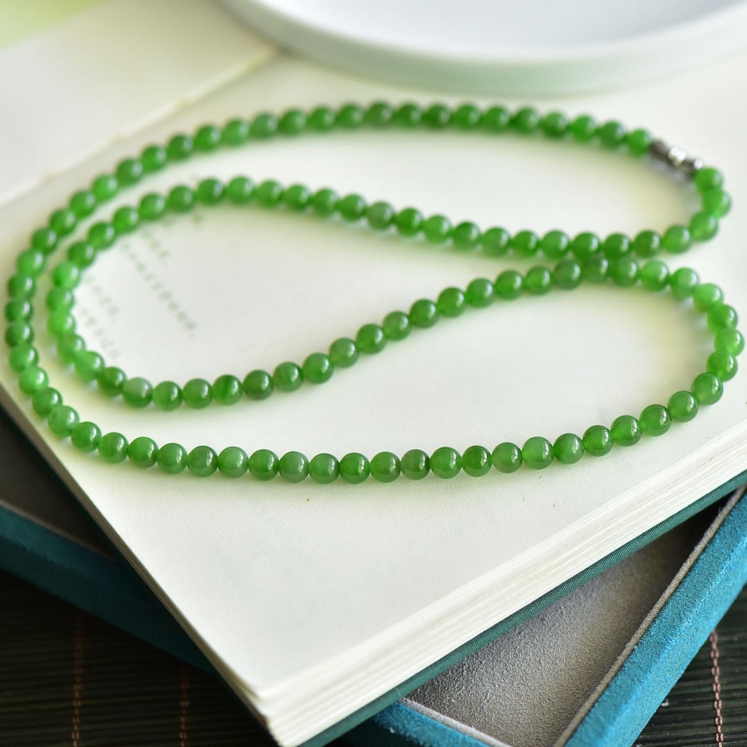 An Exquisite Jasper Necklace - 4