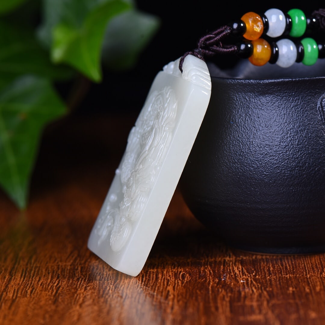 An Exquisite White Jade Dragon Pattern Pendant - 3