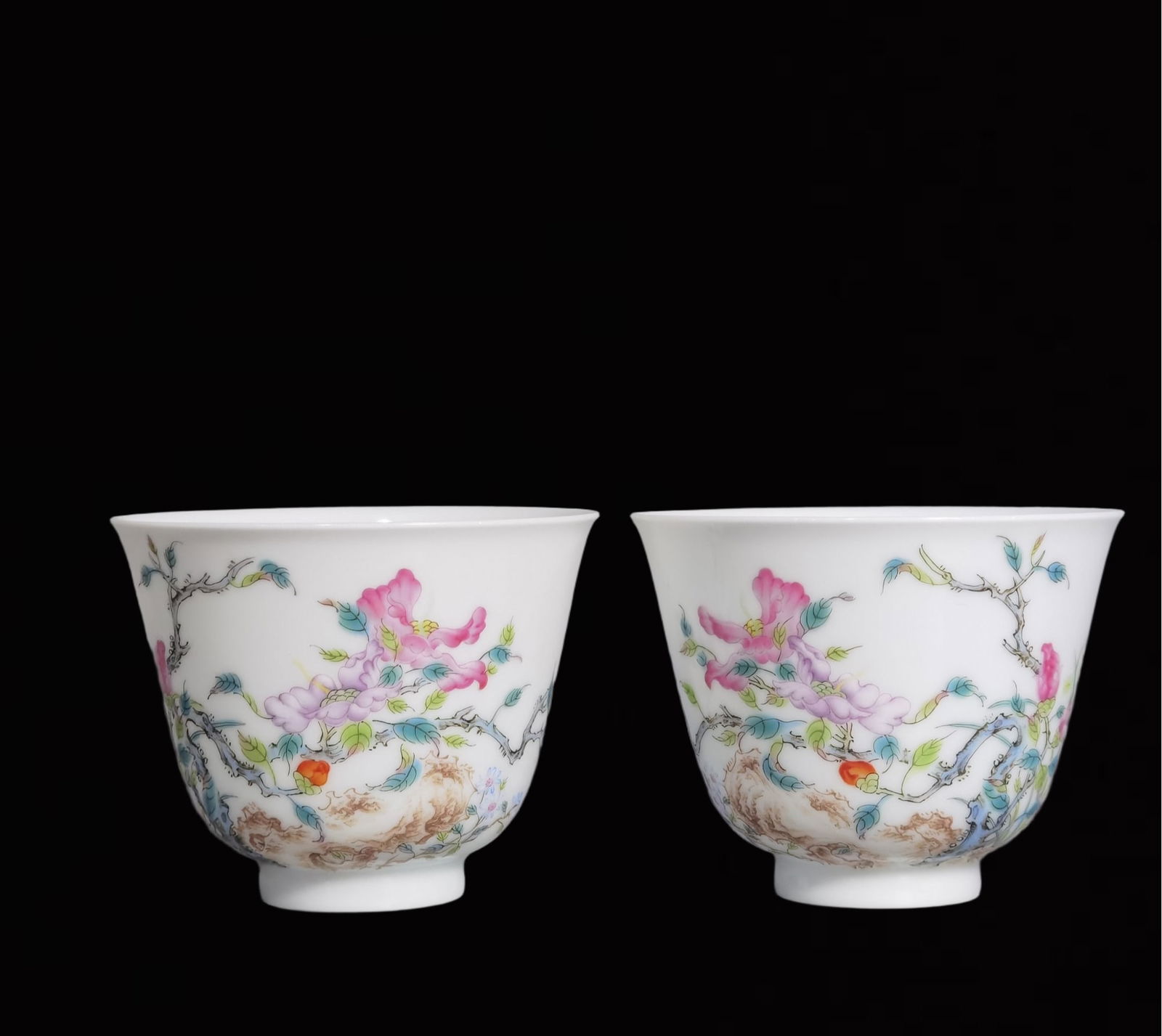 A Pair of Exquisite Enamel Flower Pattern Cups,with Poem: A Pair of Exquisite Enamel Flower Pattern Cups,with Poem,Qing Dynasty,China,Yongzheng Four-Character Mark,Size:2.6inx2in 一对珐琅彩花卉纹杯,४