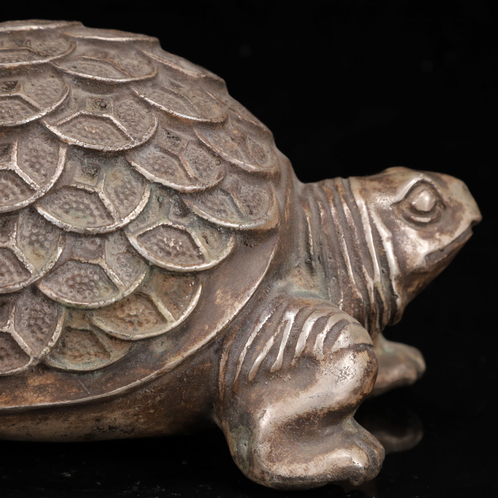An Exquisite Silver Turtle Ornament - 4