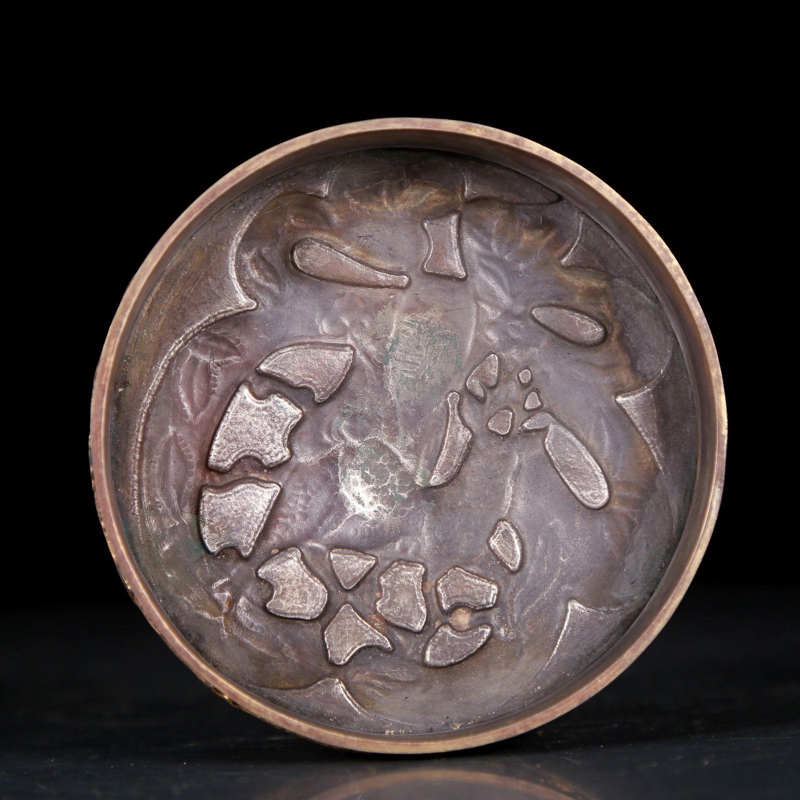 An Exquisite Gilt Silver Figure Pattern Box - 8