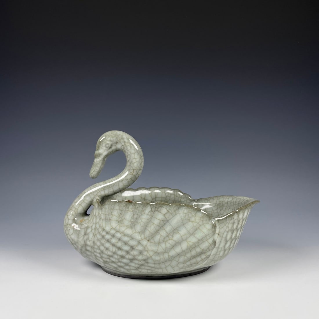 An Exquisite Guan yao Goose Brush Washer: An Exquisite Guan yao Goose Brush Washer,Song Dynasty,China,Size:5.5inx7.9in 官窑鹅笔洗,中国宋代