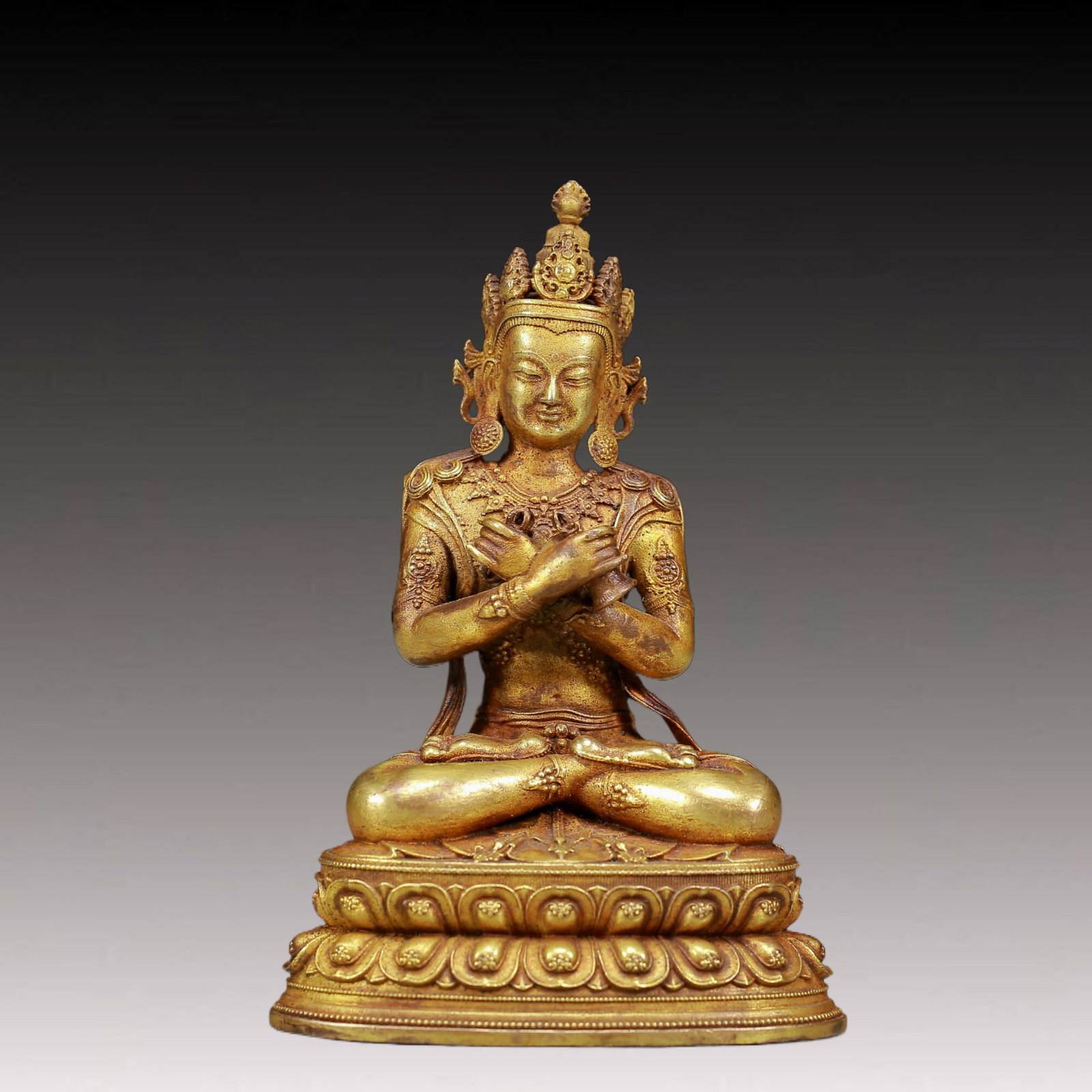A Solemn Gilt Bronze Statue of Vajra: A Solemn Gilt Bronze Statue of Vajra,Ming Dynasty, China,Size:2.8inx2inx3.9in,Weight:275g 铜鎏金金刚像，明代