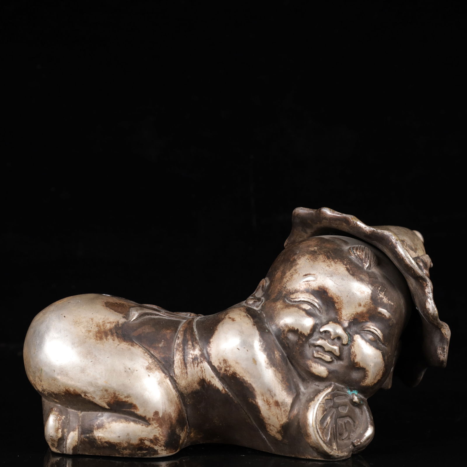 An Exquisite Silver Figure Ornament: An Exquisite Silver Figure Ornamentr,Qing Dynasty,China,Size:7.5inx3.9inx5.5in,Weight:1900g 银人物摆件,中国清代