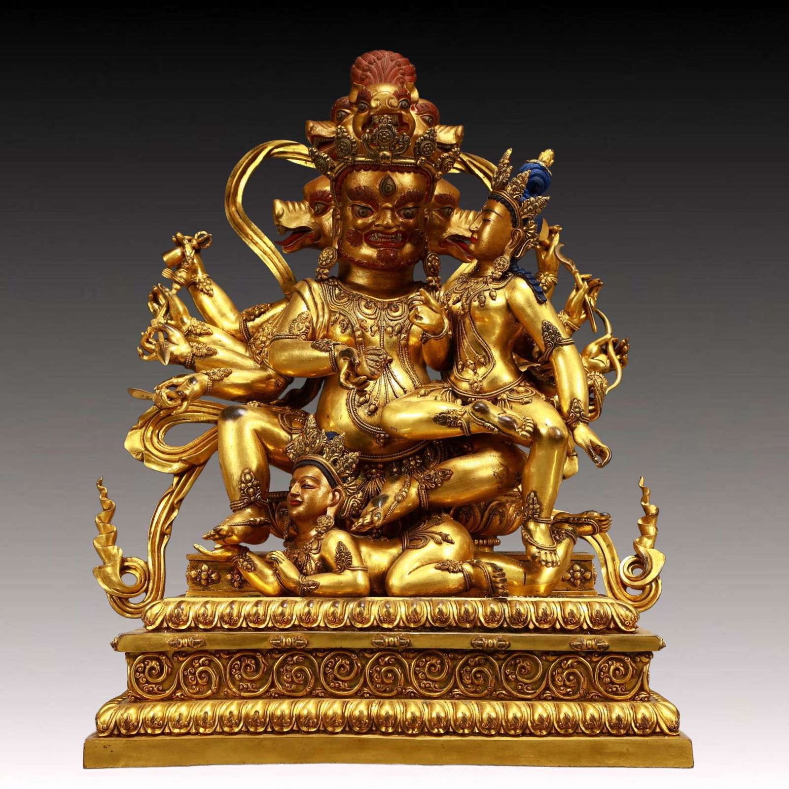 A Solemn Gilt Bronze Statue of Vajra,With Inscription: A Solemn Gilt Bronze Statue of Vajra,With Inscription,Ming Dynasty,China,Size:14.6inx9.4inx18.9in,Weight:26900g 铜鎏金金刚像,带铭文,中ࢲ