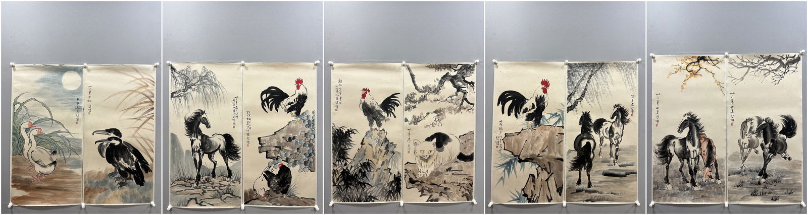 A Set of Chinese Ink Painting of Animal on Paper: A Set of Chinese Ink Painting of Animal on Paper,Xu Beihong ,Size:19.7inx39.4in 一套中国水墨动物画,徐悲鸿