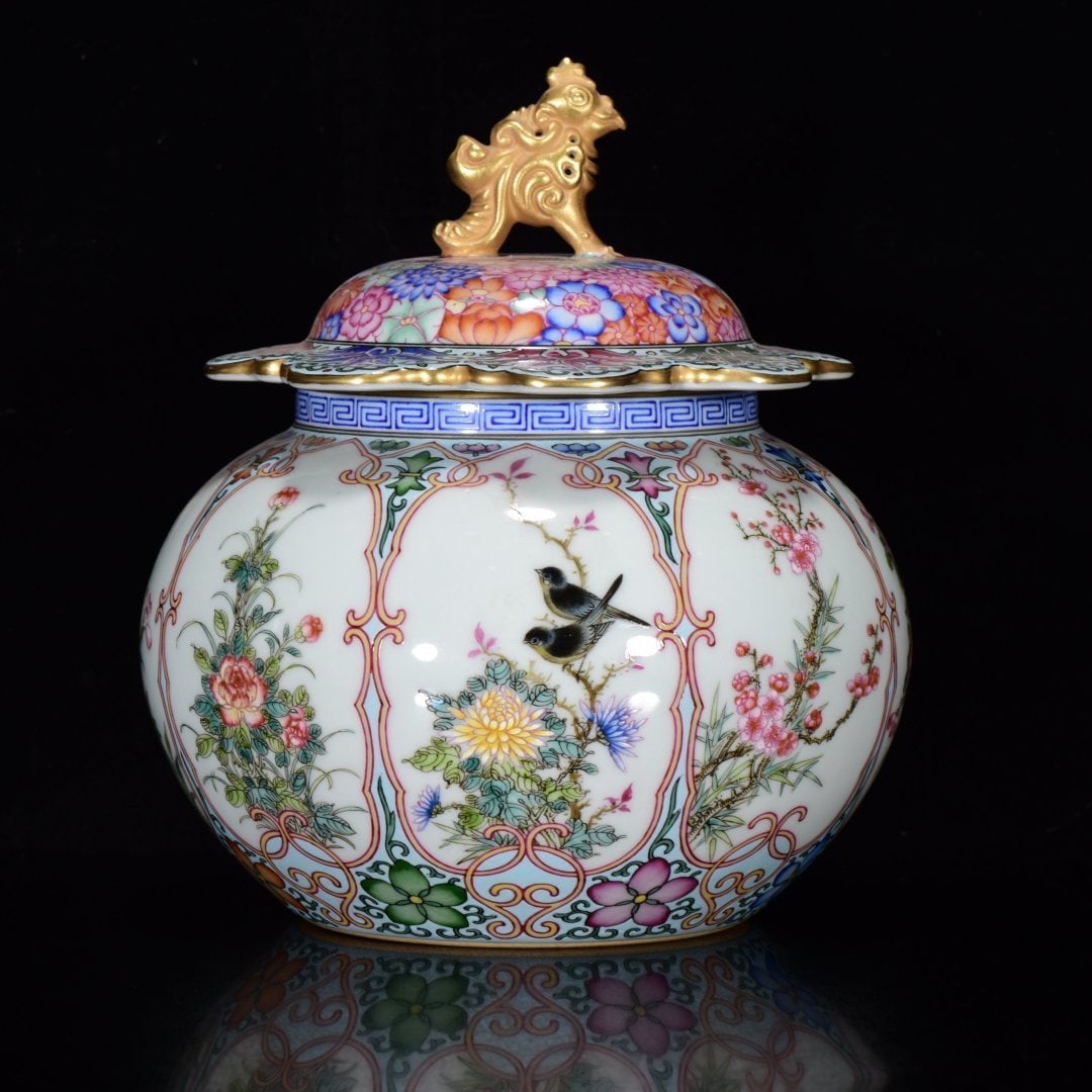 An Exquisite Famille-Rose Painted Gold Flower and Bird Pattern Jar with Cover: An Exquisite Famille-Rose Painted Gold Flower and Bird Pattern Jar with Cover,Qing Dynasty,China,Qianlong Four-character Mark,Size:7.5inx6.3in 