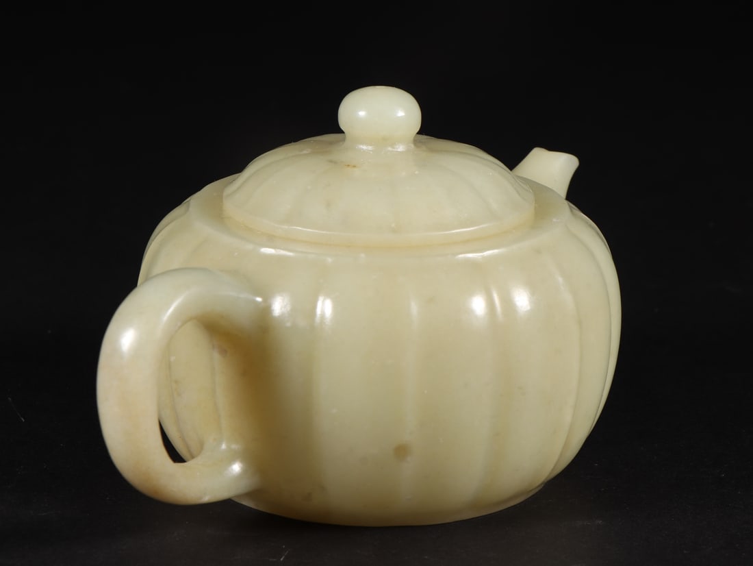 An Exquisite White Jade Pot - 3