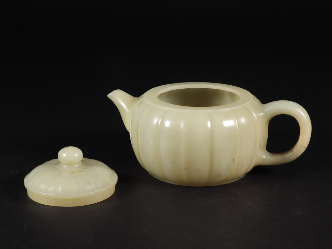 An Exquisite White Jade Pot - 7