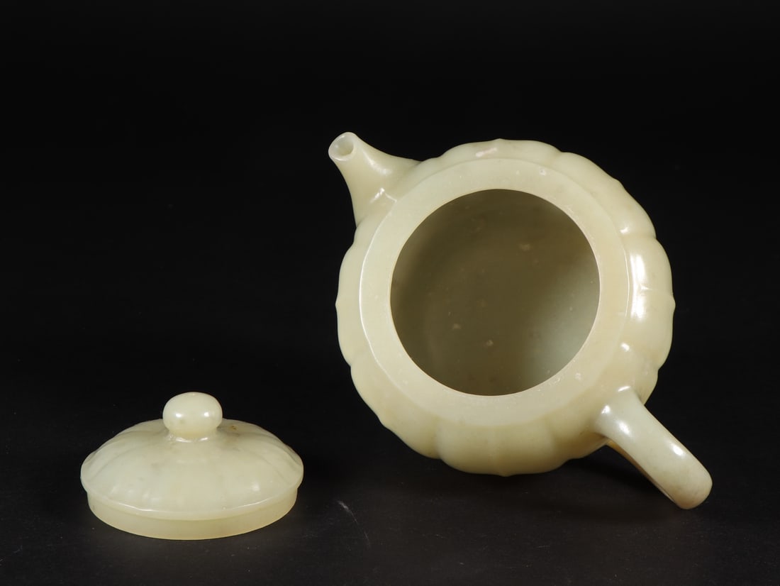 An Exquisite White Jade Pot - 8