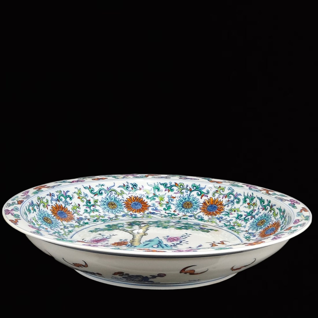 An Exquisite Doucai Flower Pattern Plate - 2