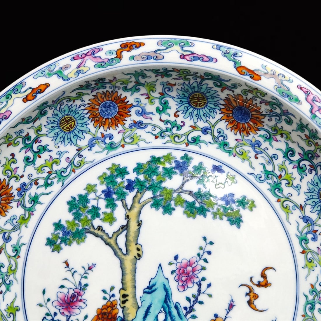 An Exquisite Doucai Flower Pattern Plate - 3