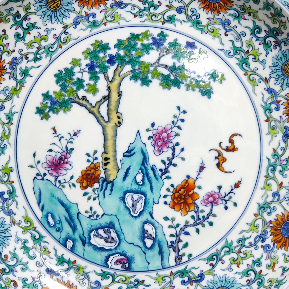 An Exquisite Doucai Flower Pattern Plate - 5