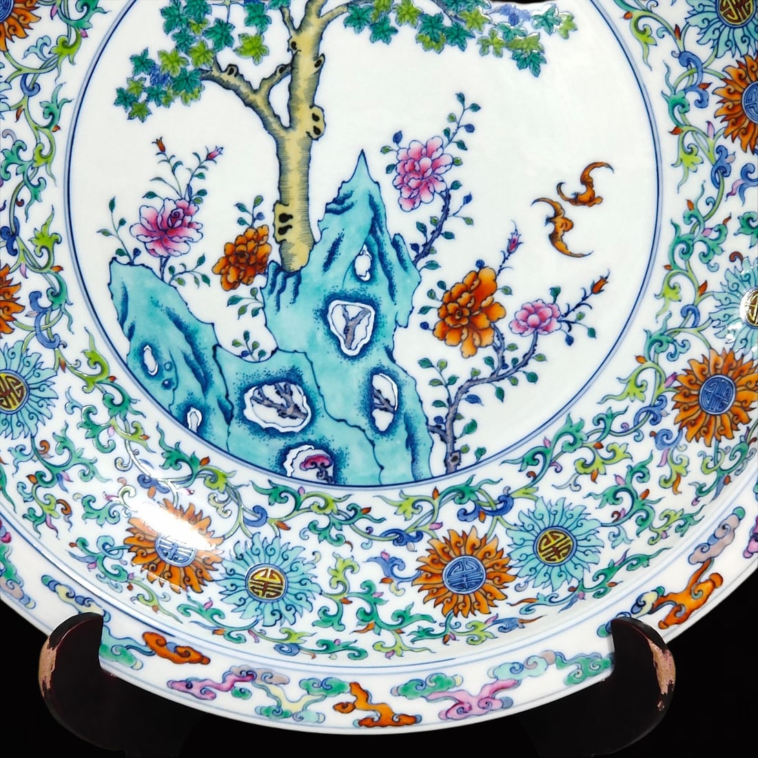 An Exquisite Doucai Flower Pattern Plate - 7