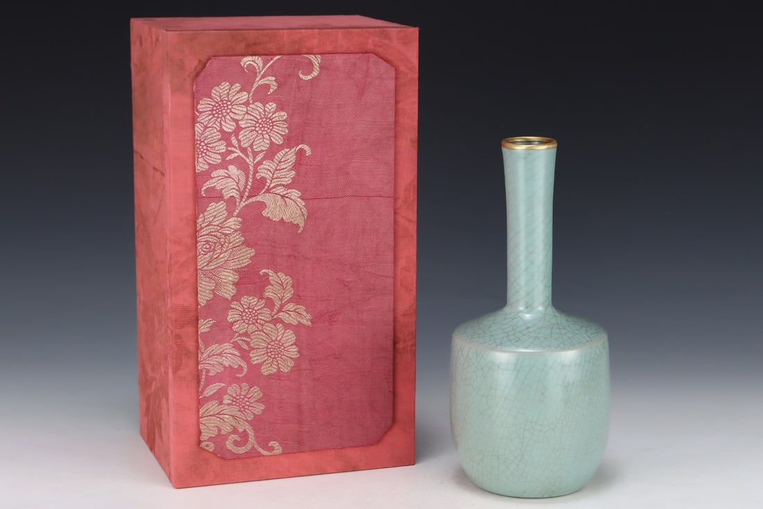 An Exquisite Ru yao Sky Blue Glazed Vase,with an Imperial Poem by Emperor Qianlong: An Exquisite Ru yao Sky Blue Glazed Vase,with an Imperial Poem by Emperor Qianlong,Song Dynasty, China,Size:11inx5.1in 汝窑天青釉瓶,带乾隆御