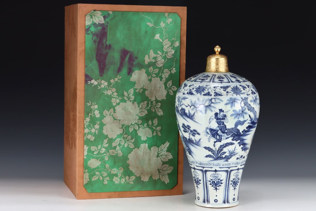 A Huge Blue and White Figure and Story Pattern Bottle: A Huge Blue and White Figure and Story Pattern Bottle,Yuan Dynasty,China,Size:19.3inx10in 青花人物故事纹盖瓶,中国元代