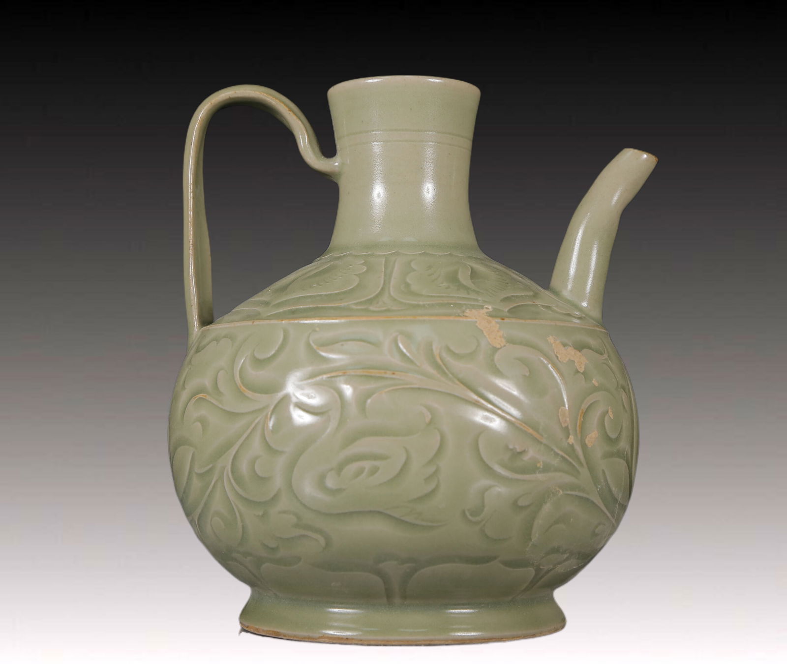 An Exquisite Long quan yao Flower and Bird Pattern Ewer: An Exquisite Long quan yao Flower and Bird Pattern Ewer,Song Dynasty, China,Size:6.3inx6.3inx7.1in,Weight:800g 龙泉窑花鸟纹执壶，中国&