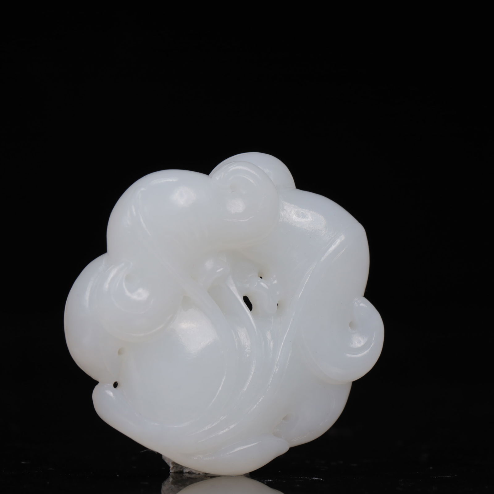 An Exquisite White Jade Flower Pattern Pendant - 3