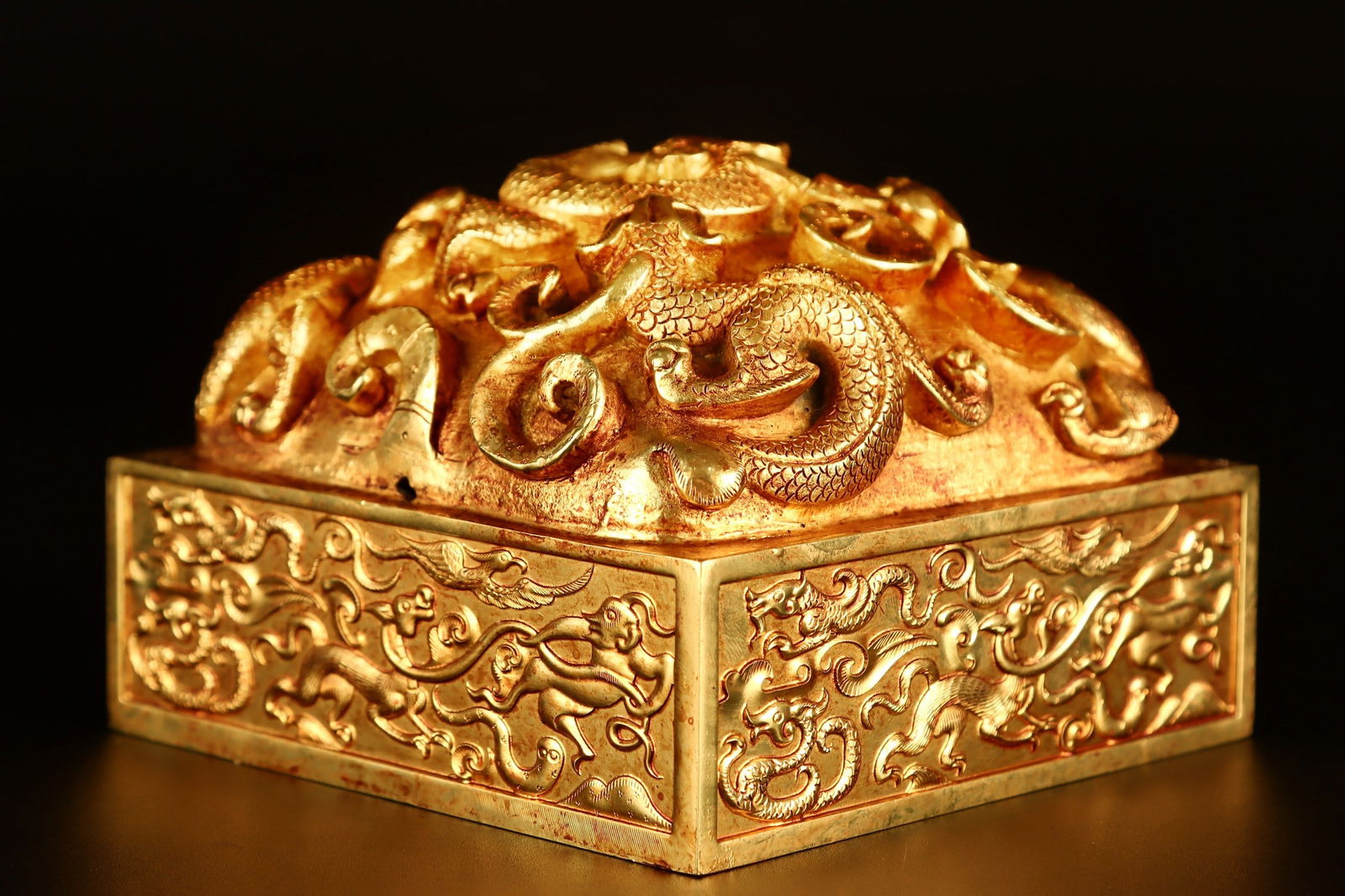 A Fine Gilt Bronze Beast Pattern Seal - 3