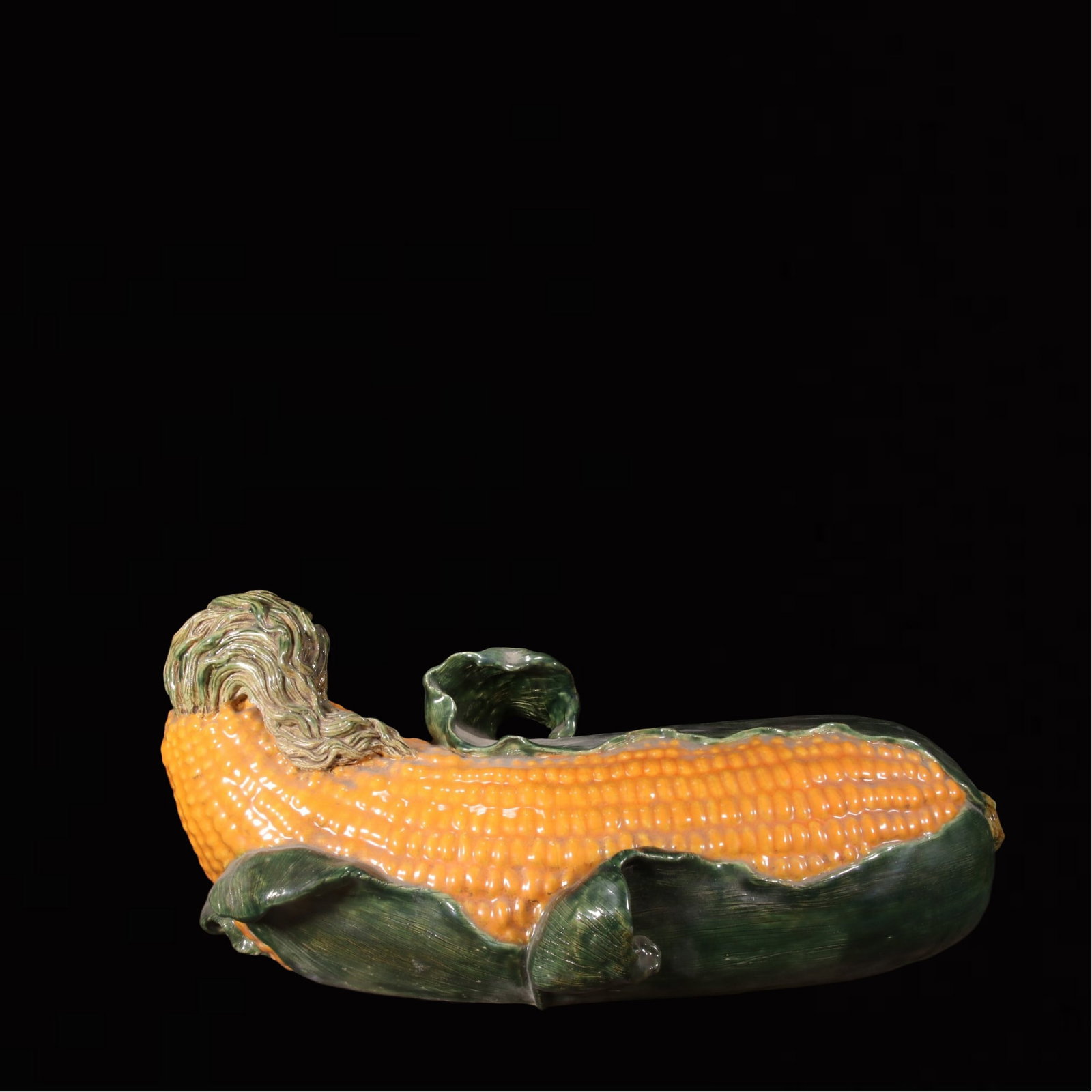A Huge Shiwan yao Corn Ornament: A Huge Shiwan yao Corn Ornament,Qing Dynasty, China,Size:22.4inx11inx9.8in 石湾窑玉米摆件,中国清代