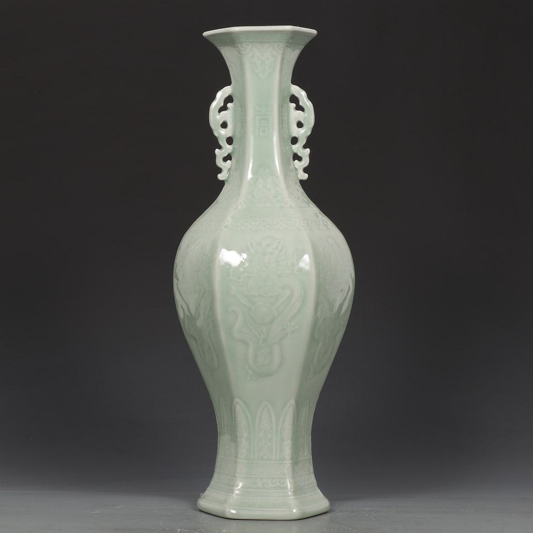 An Exquisite Celadon Glazed Dragon Pattern Vase - 6