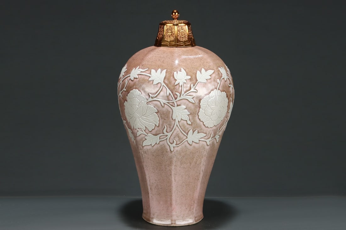 A Huge Underglaze-Red Flower Pattern Bottle - 3