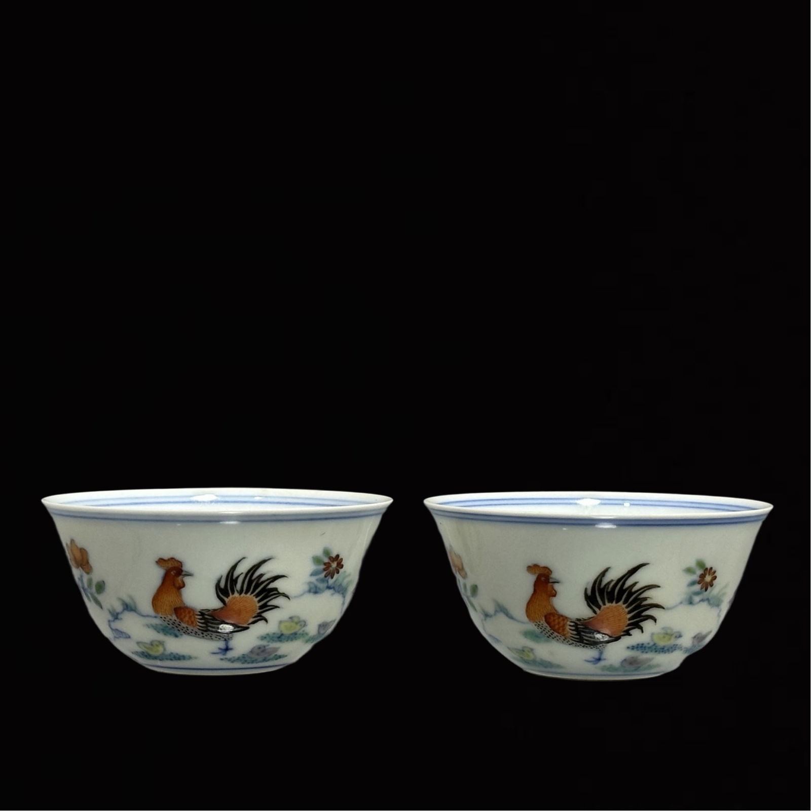 A Pair of Exquisite Doucai Rooster Pattern Cups (1 of 11)