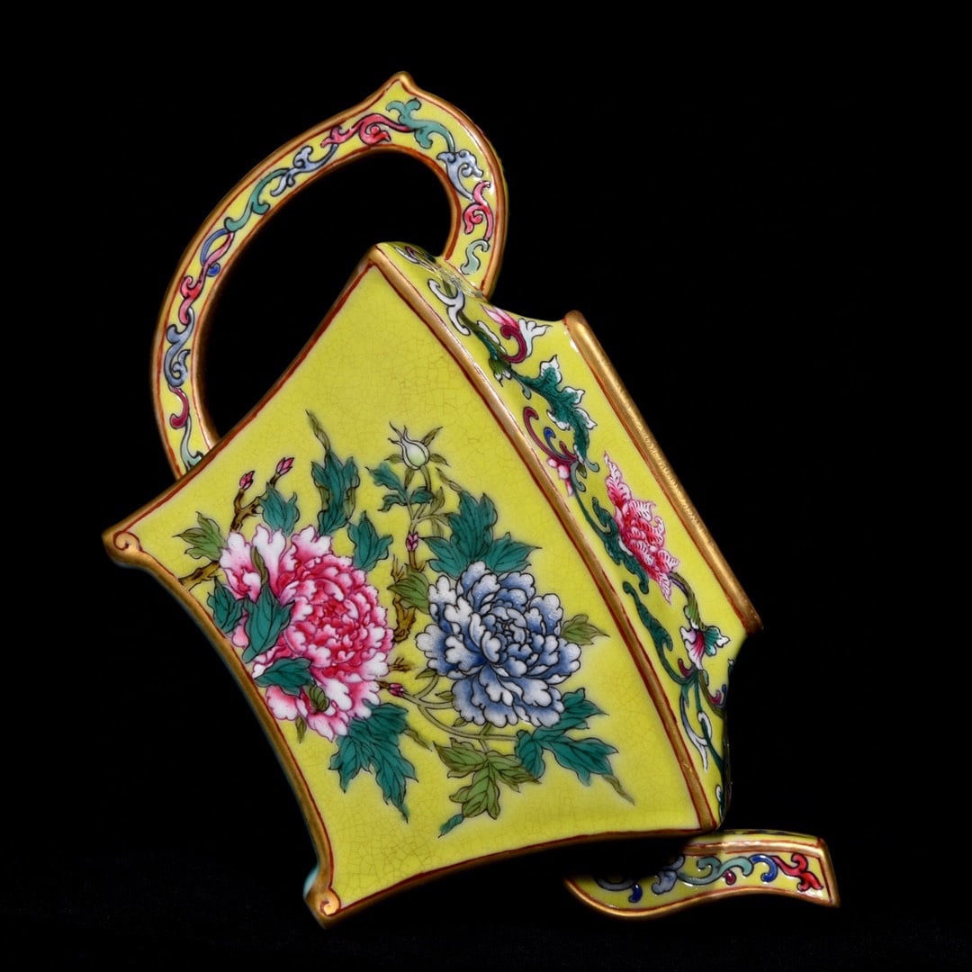 An Exquisite Enamel Flower Pattern Pot - 8