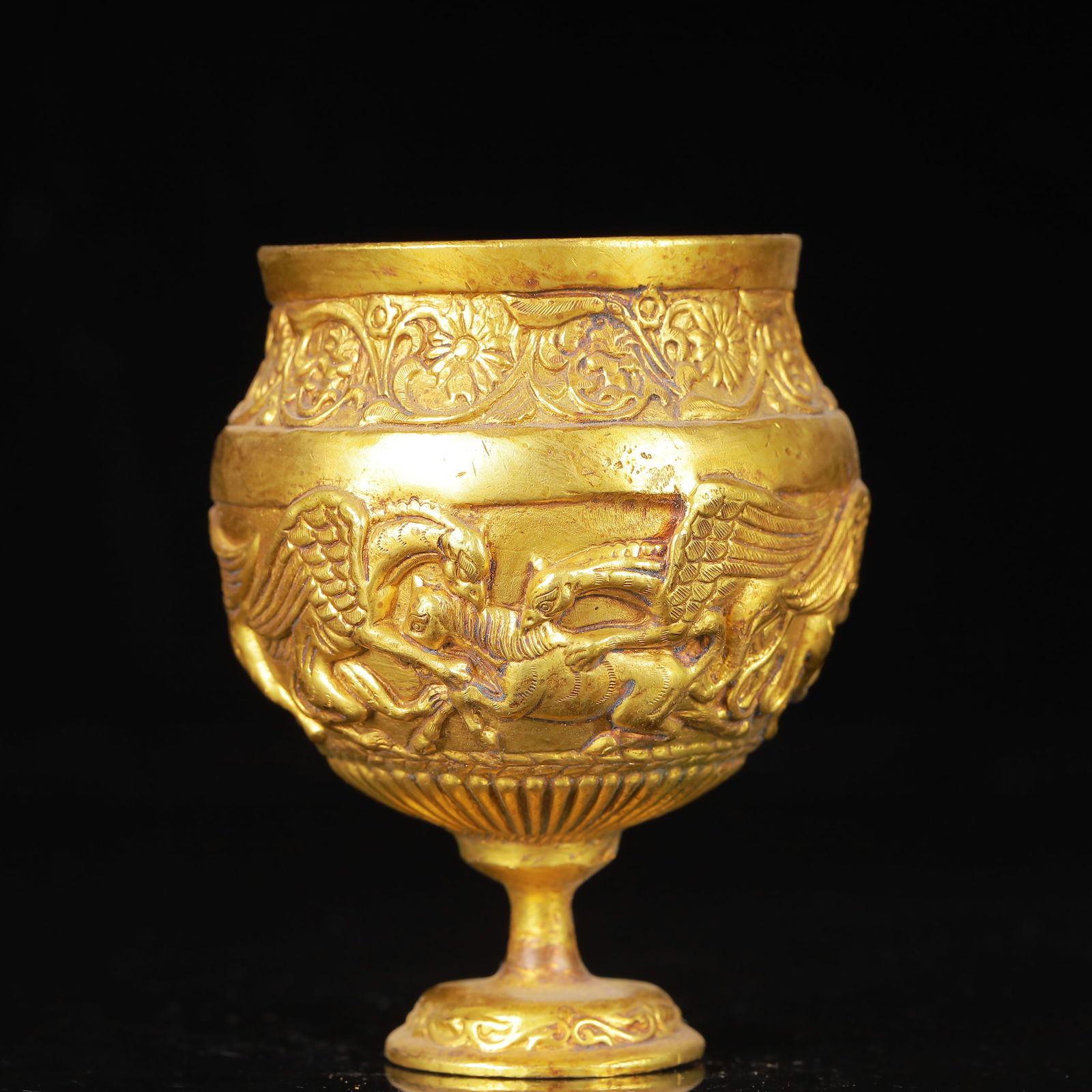 An Exquisite Gilt Bronze Auspicious Beast Pattern Cup - 4
