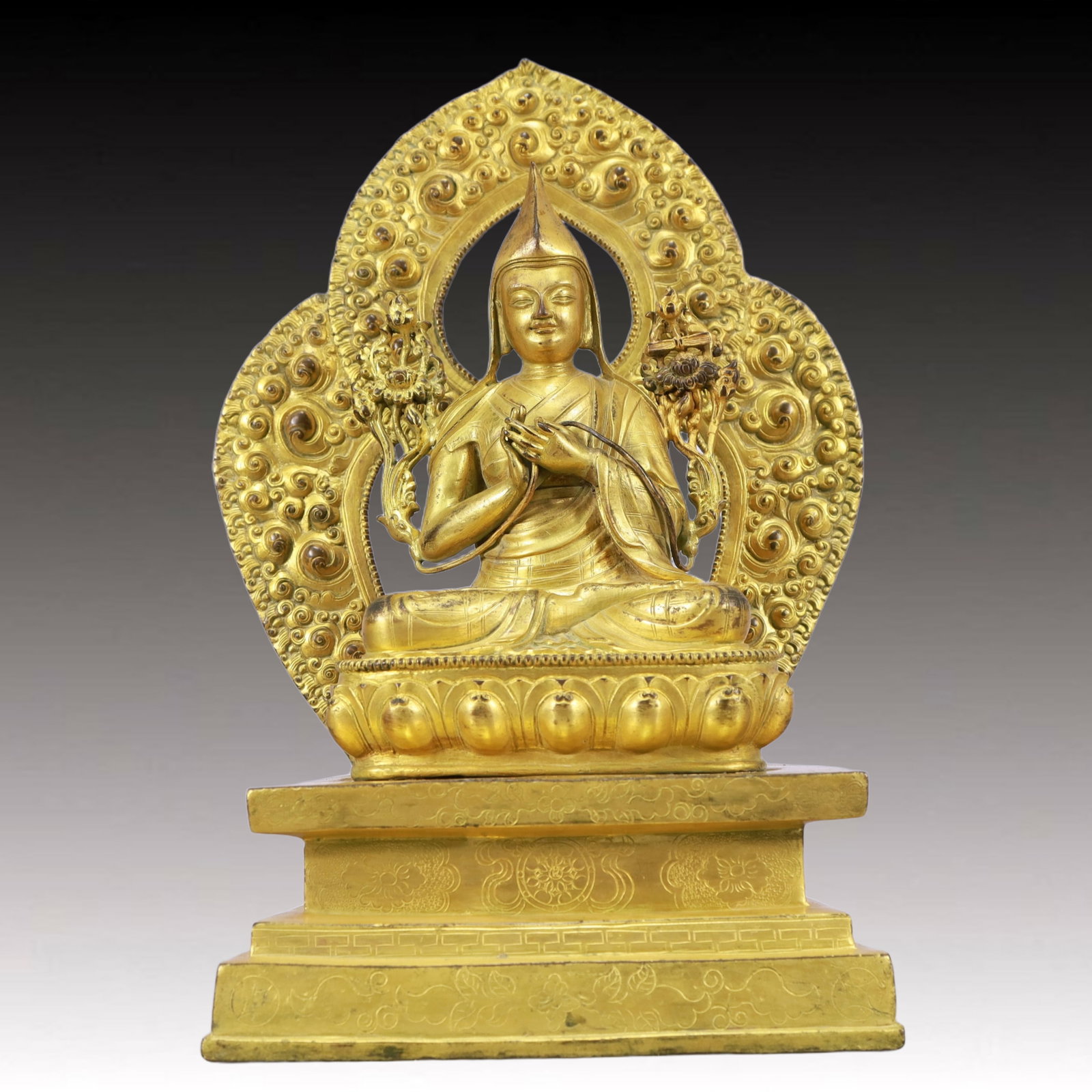 A Solemn Gilt Bronze Statue of Tsongkhapa: A Solemn Gilt Bronze Statue of Tsongkhapa,Ming Dynasty, China,Size:7.9inx5.9inx13.6in,Weight:5700g 铜鎏金 Statue of Tsongkhapa,中国明代