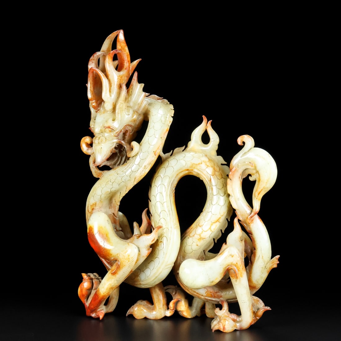 An Exquisite White Jade Dragon Ornament: An Exquisite White Jade Dragon Ornament,Qing Dynasty,China,Size:6.5inx2.6inx9.1in,Weight:904g 白玉龙摆件,中国清代