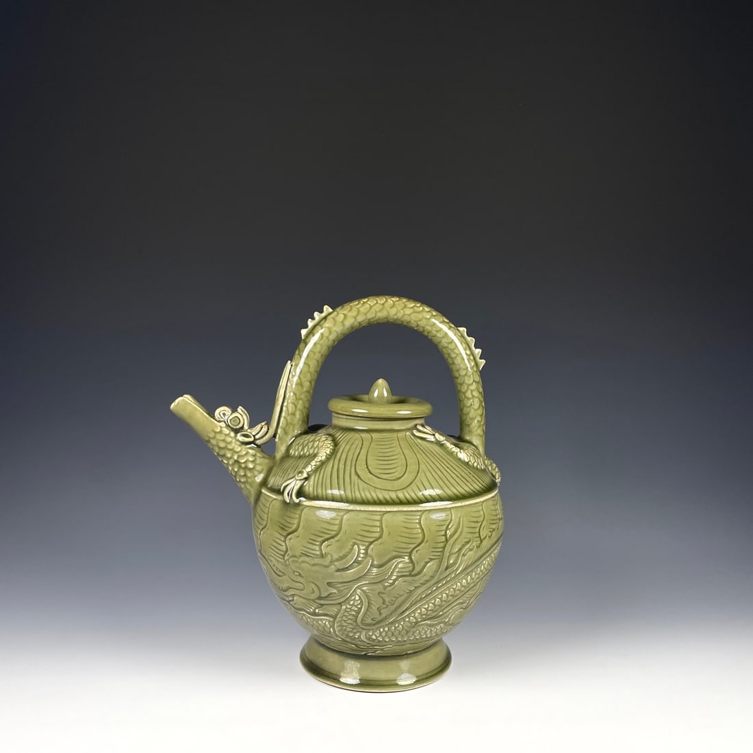 An Exquisite Yue yao Dragon Pattern Loop-Handled Pot (1 of 9)