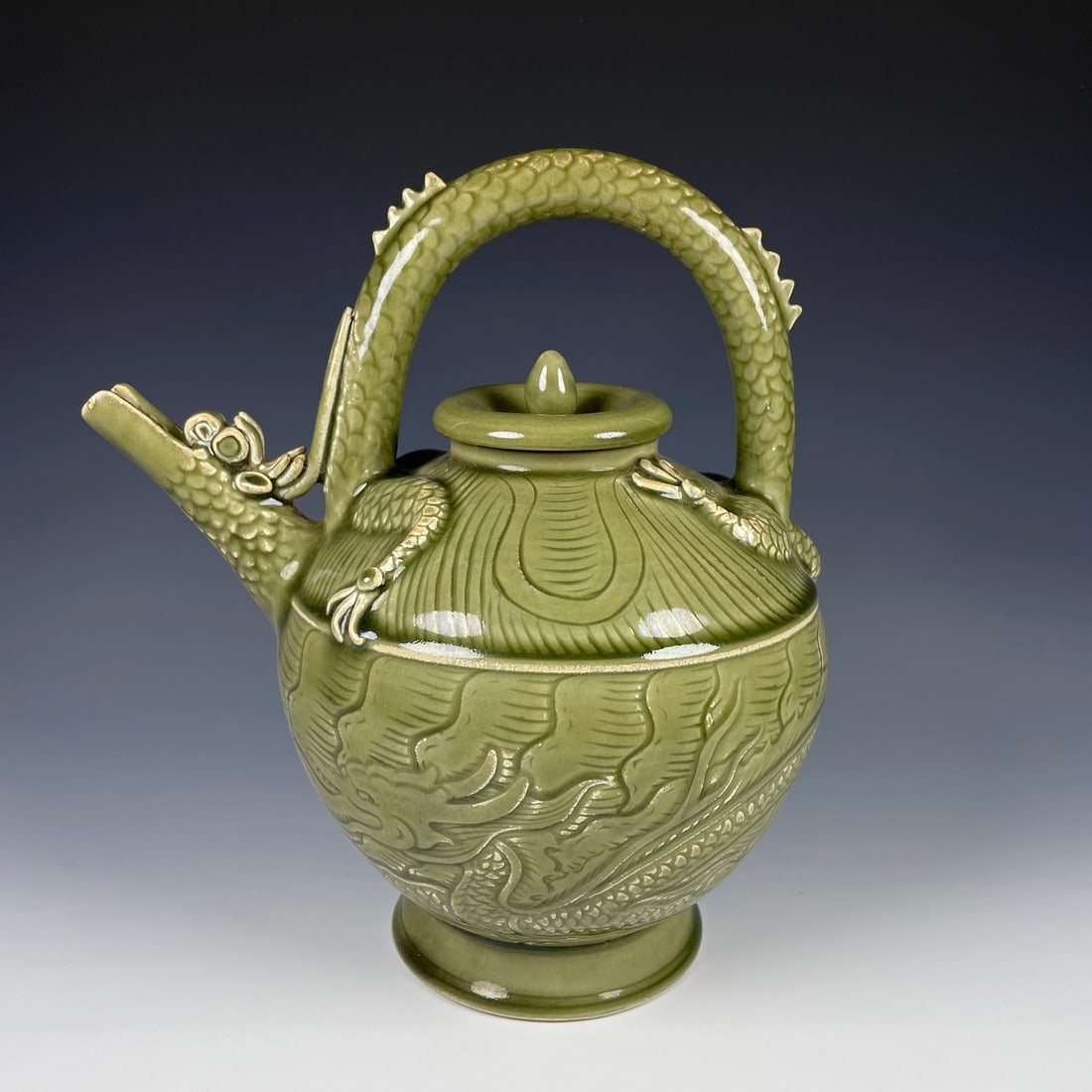 An Exquisite Yue yao Dragon Pattern Loop-Handled Pot - 2