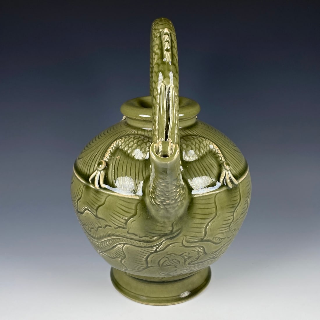 An Exquisite Yue yao Dragon Pattern Loop-Handled Pot - 3