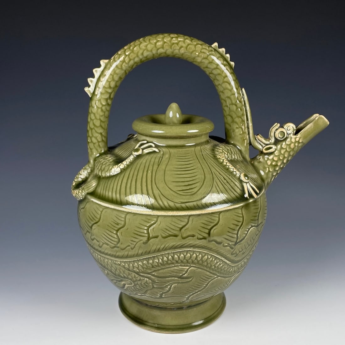 An Exquisite Yue yao Dragon Pattern Loop-Handled Pot - 4