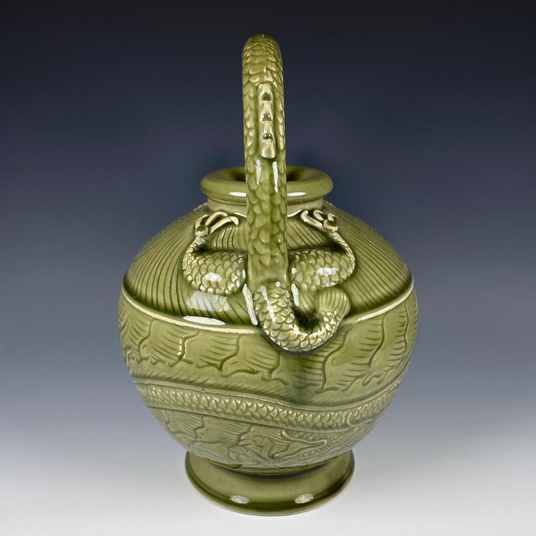 An Exquisite Yue yao Dragon Pattern Loop-Handled Pot - 5