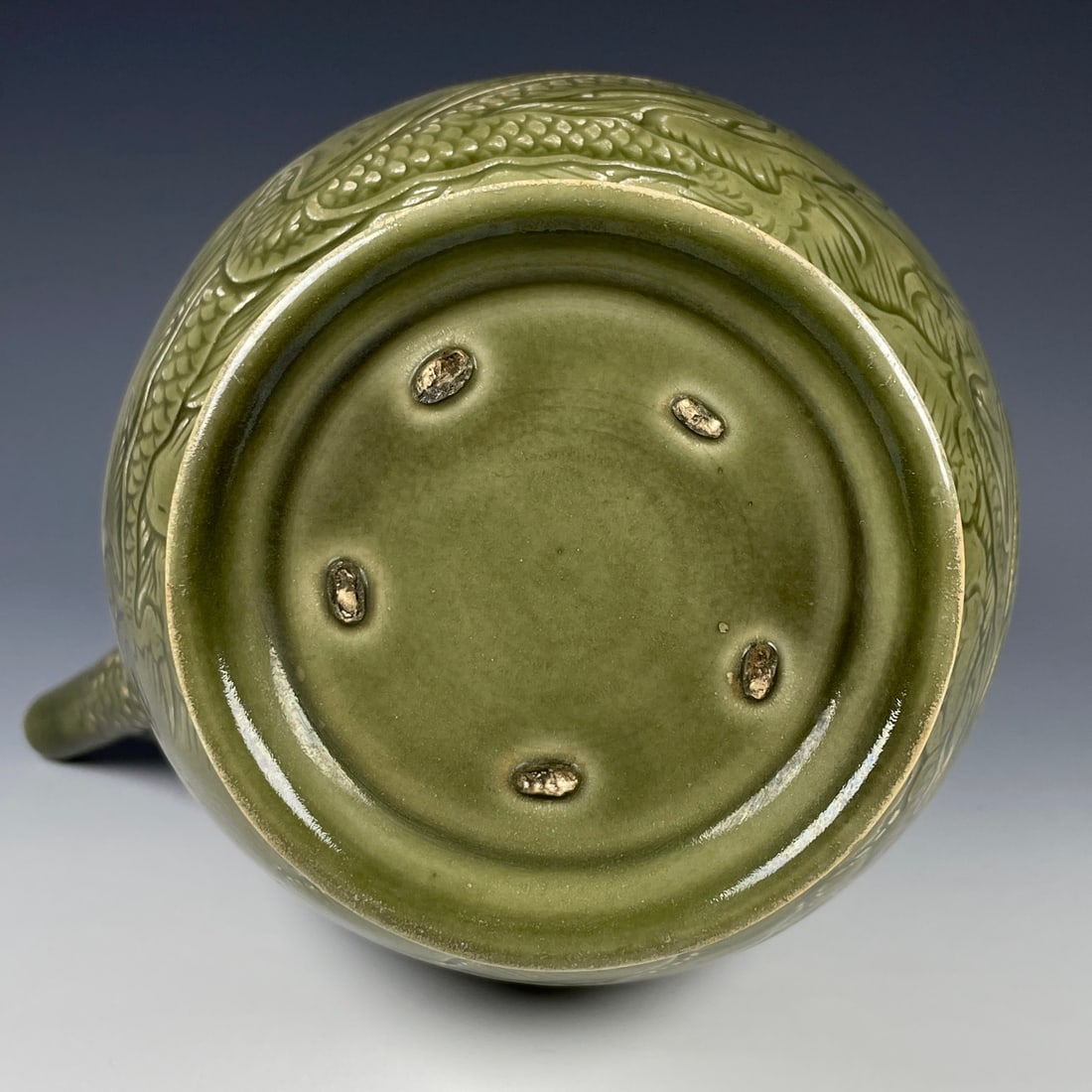 An Exquisite Yue yao Dragon Pattern Loop-Handled Pot - 9