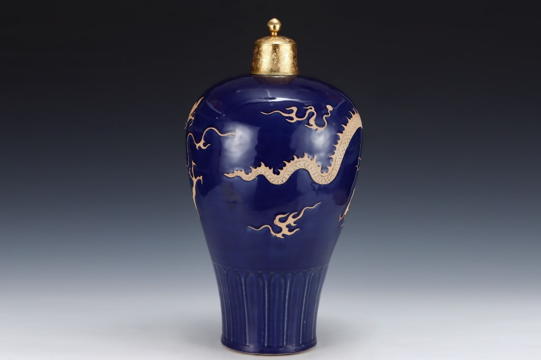A Huge Ji Blue Glazed Dragon Pattern Bottle - 4