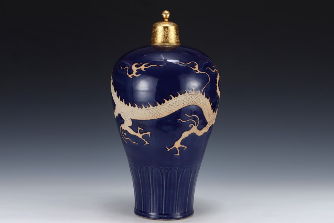 A Huge Ji Blue Glazed Dragon Pattern Bottle - 6