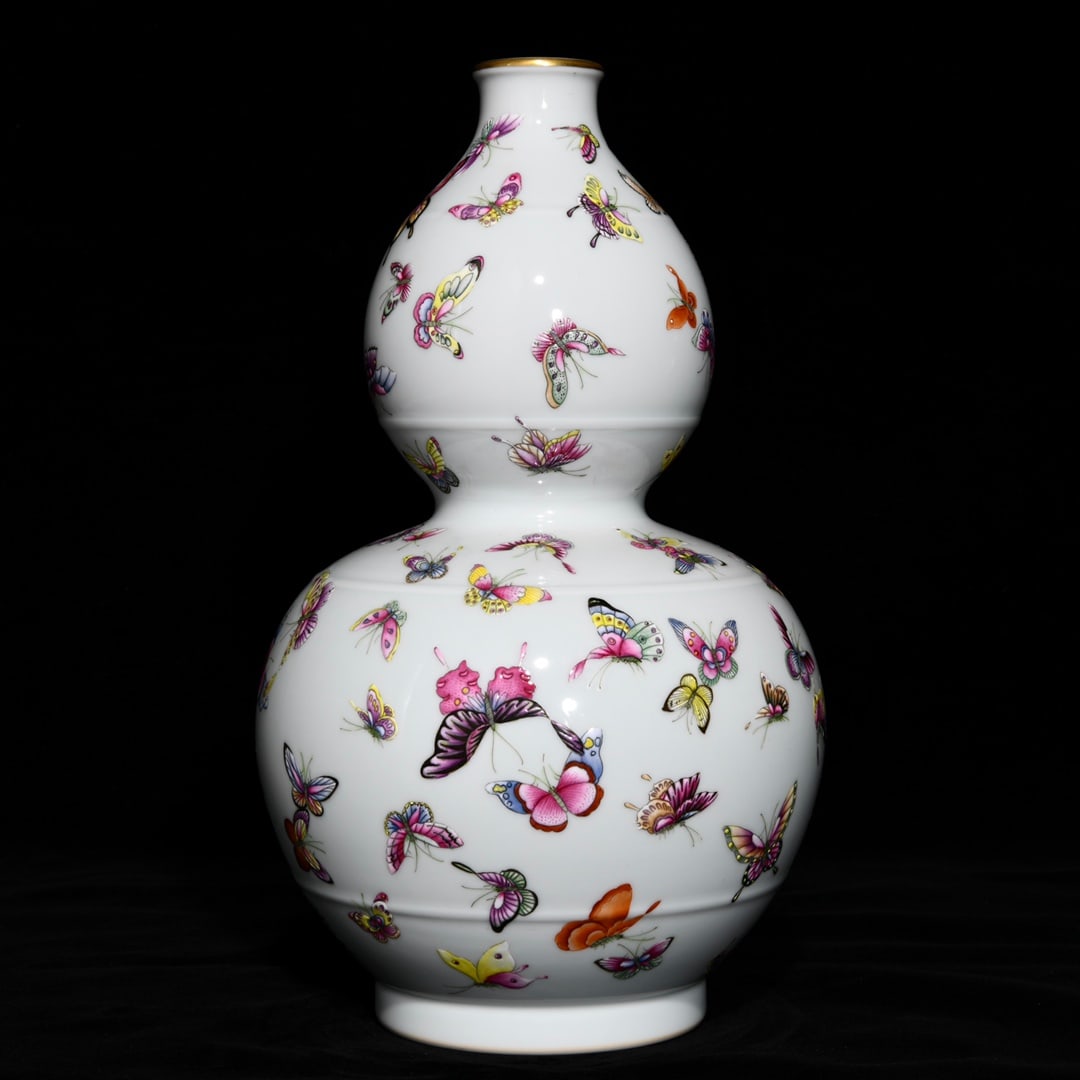 An Exquisite Famille-Rose Butterfly Pattern Gourd-Shaped Vase: An Exquisite Famille-Rose Butterfly Pattern Gourd-Shaped Vase,Qing Dynasty,China,Yongzheng Six-Character Mark,Size:11.4inx6.7in 