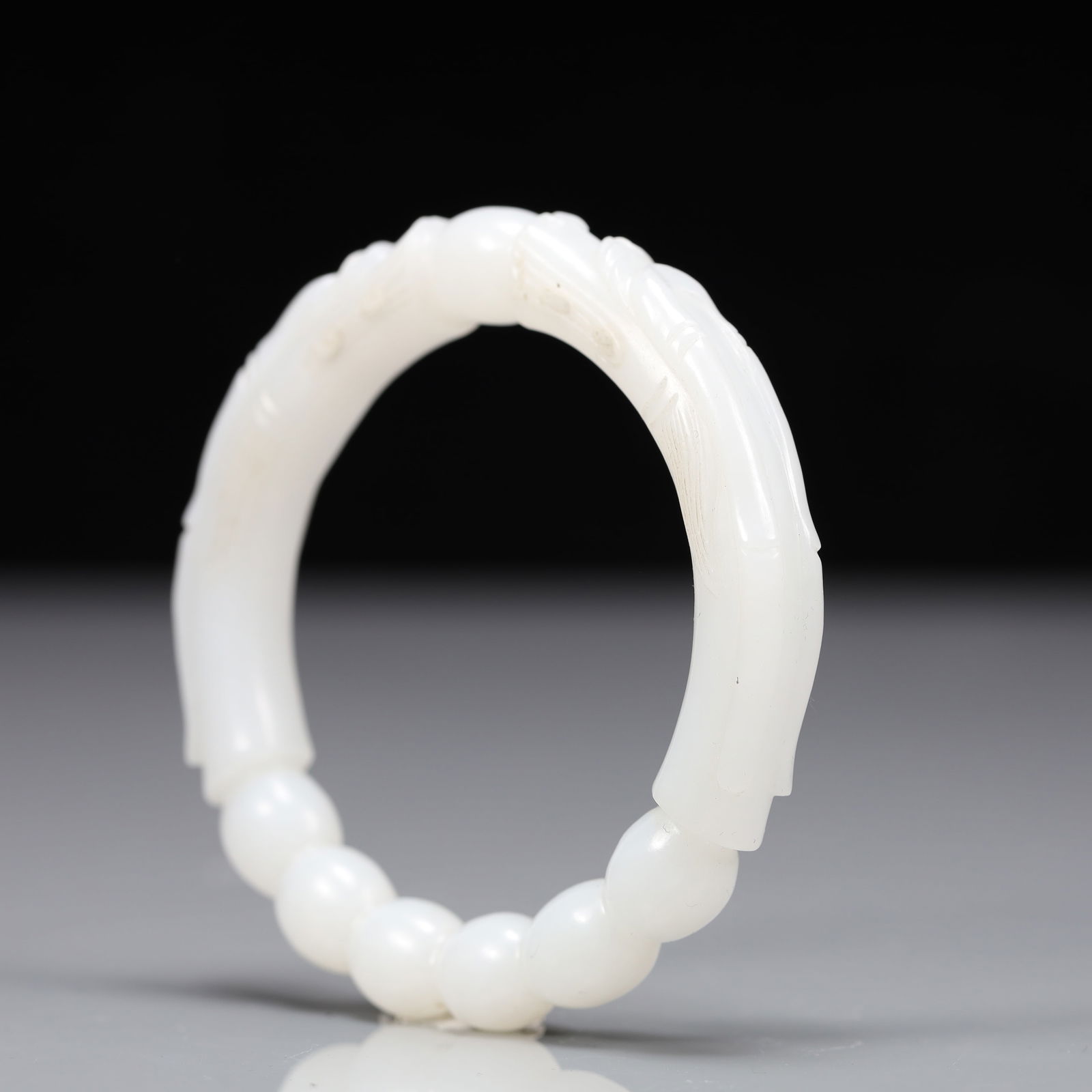 An Exquisite White Jade Dragon Pattern Bracelets - 2