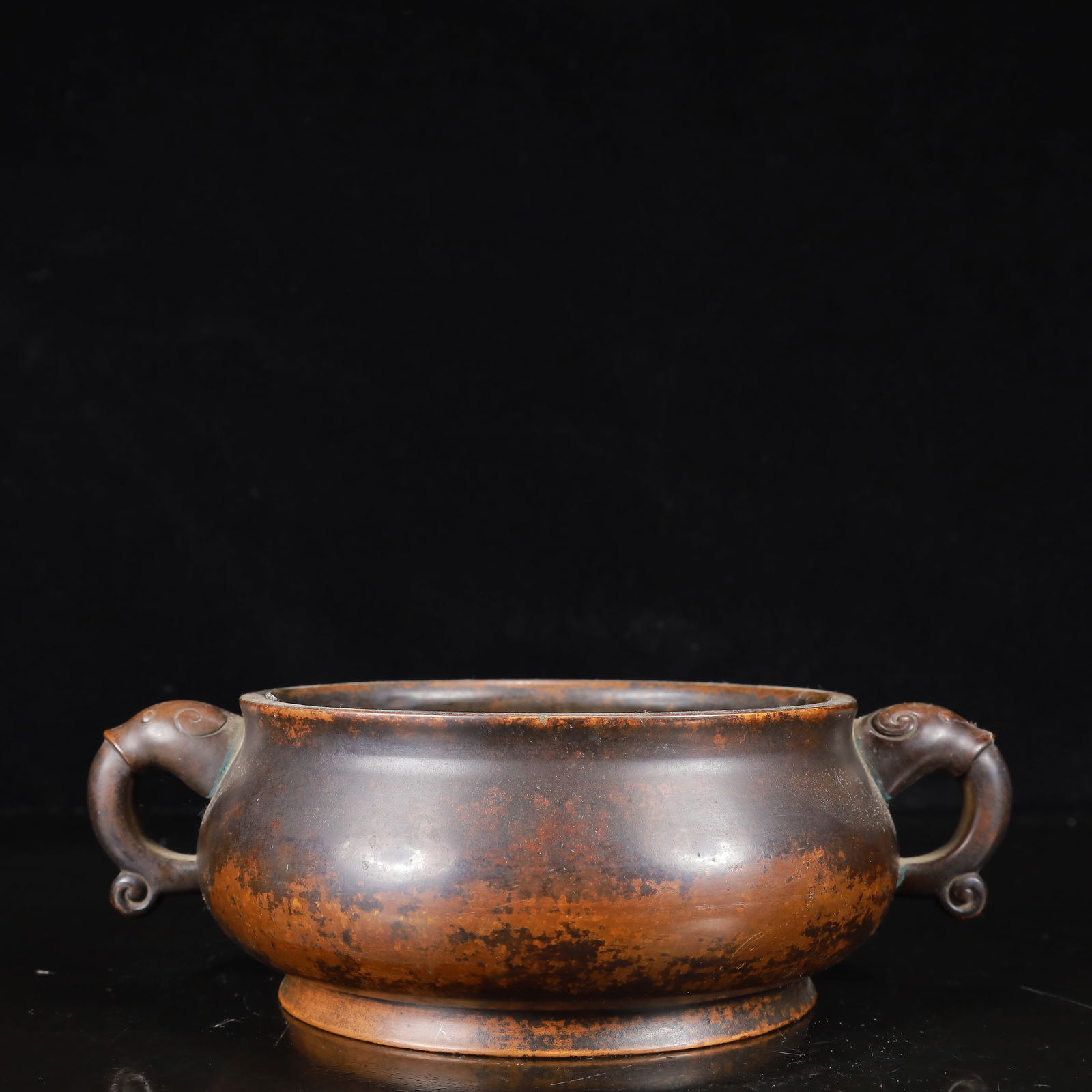 A Rare Bronze Elephant-Ears Censer: A Rare Bronze Elephant-Ears Censer,Ming Dynasty,China,Xuande Six-character Mark,Size:3.1inx9.4inx7.1in,Weight:2750g 