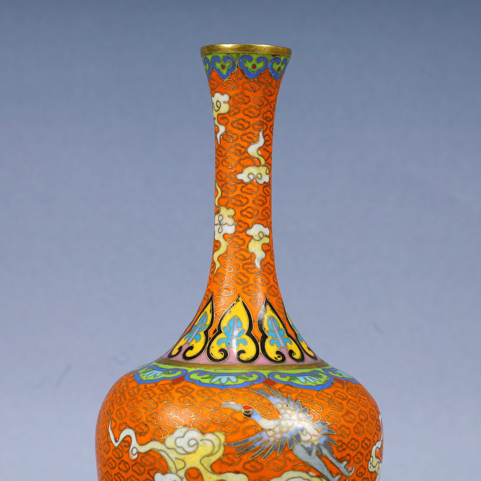 An Exquisite Cloisonne Auspicious Cloud and Crane Pattern Vase - 2
