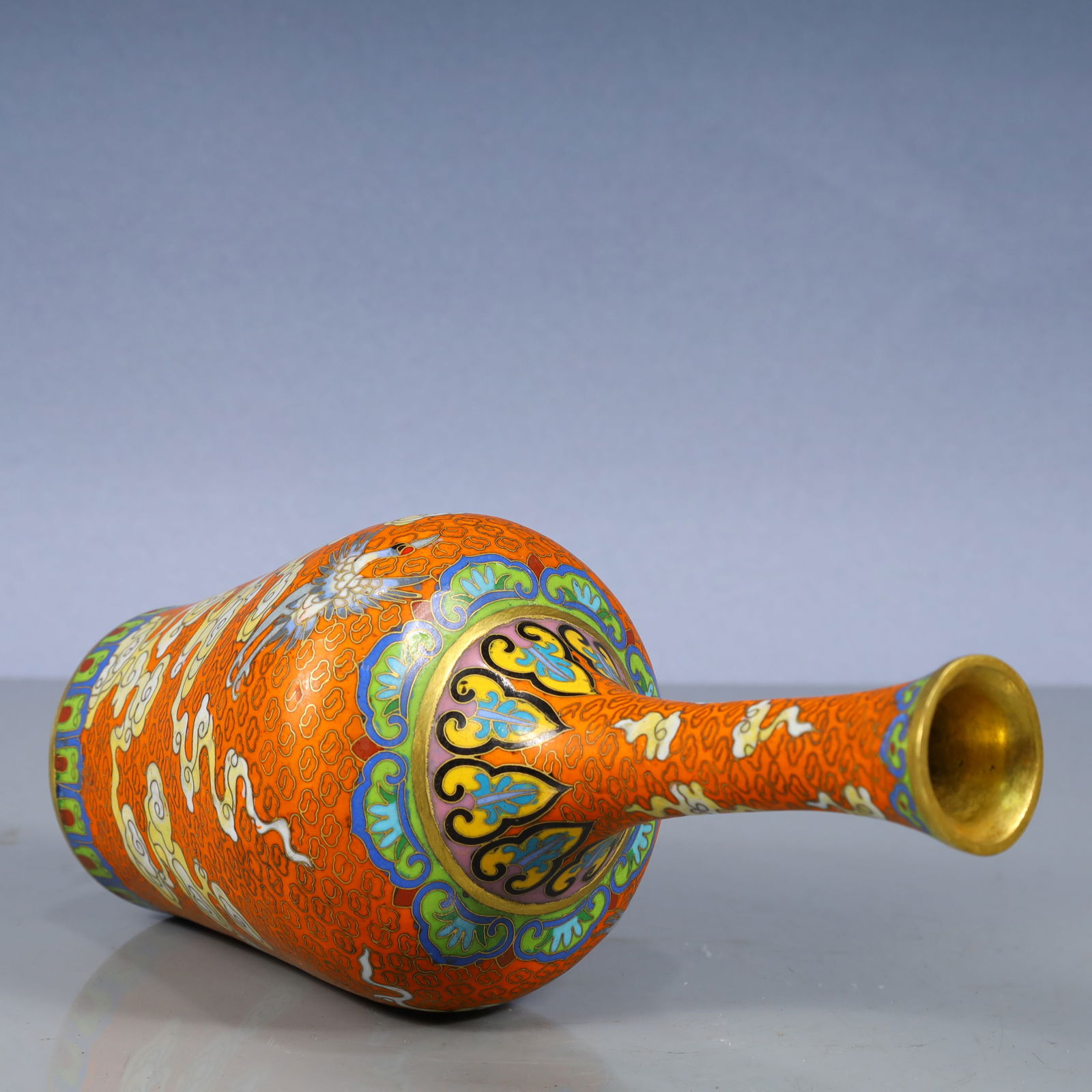 An Exquisite Cloisonne Auspicious Cloud and Crane Pattern Vase - 8