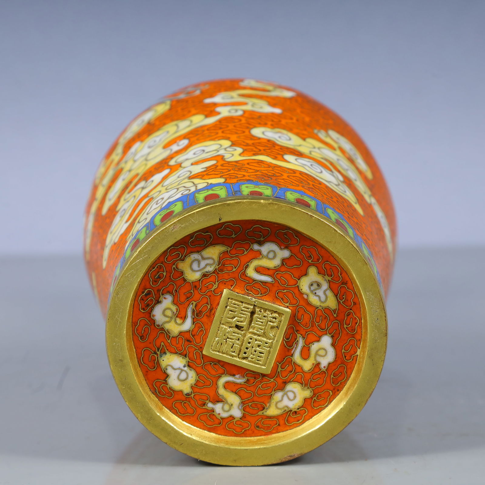 An Exquisite Cloisonne Auspicious Cloud and Crane Pattern Vase - 9