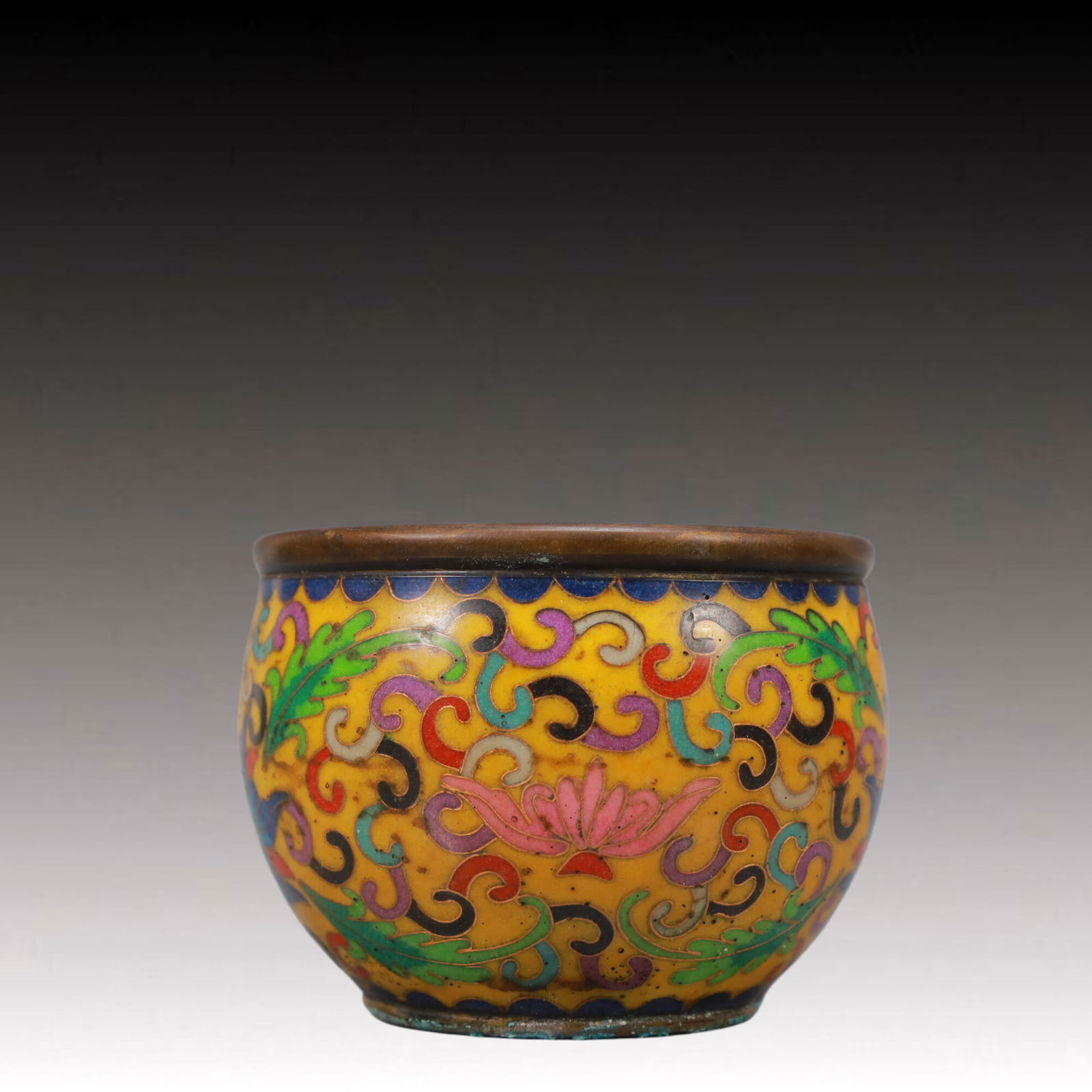 An Exquisite Bronze Enamel Lotus Pattern Vat: An Exquisite Bronze Enamel Lotus Pattern Vat,Qing Dynasty,China,Qianlong Four-character Mark,Size:2.8inx3.6in,Weight:500g 