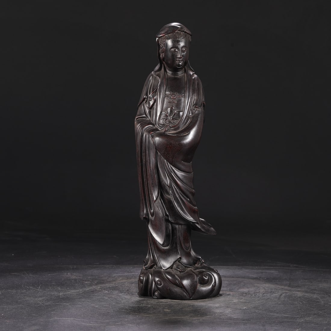 An Exquisite Zitanwood Statue of Avalokitesvara: An Exquisite Zitanwood Statue of Avalokitesvara,Qing Dynasty,China,Size:15.2inx4.7in 紫檀木观音像,中国清代