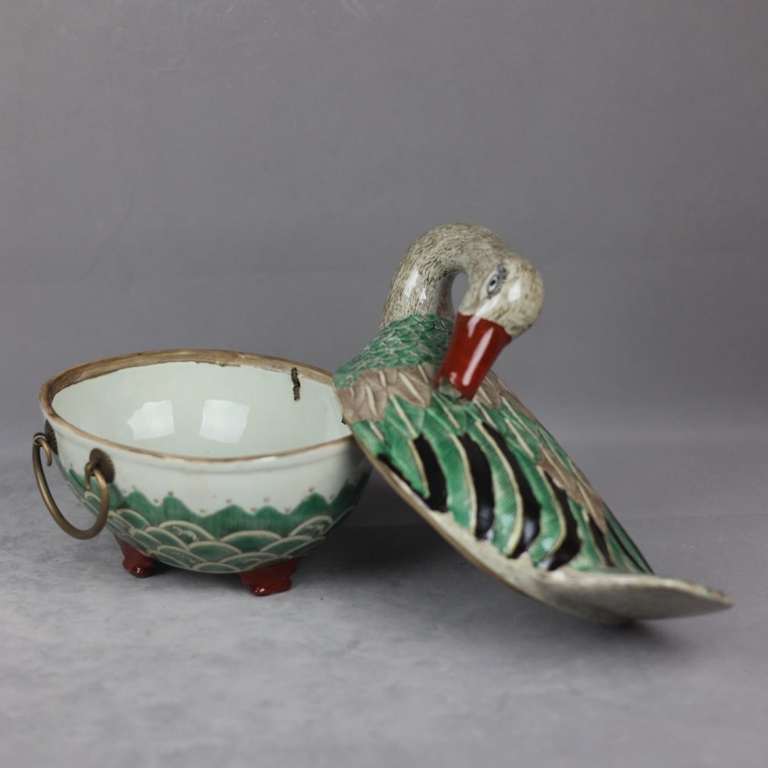 An Exquisite Biscuit Seawater Pattern Duck Box - 7